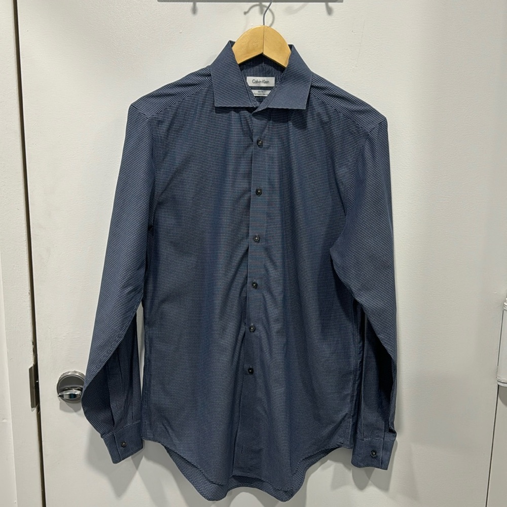 Calvin Klein Slim Fit Performance Non-Iron Shirt